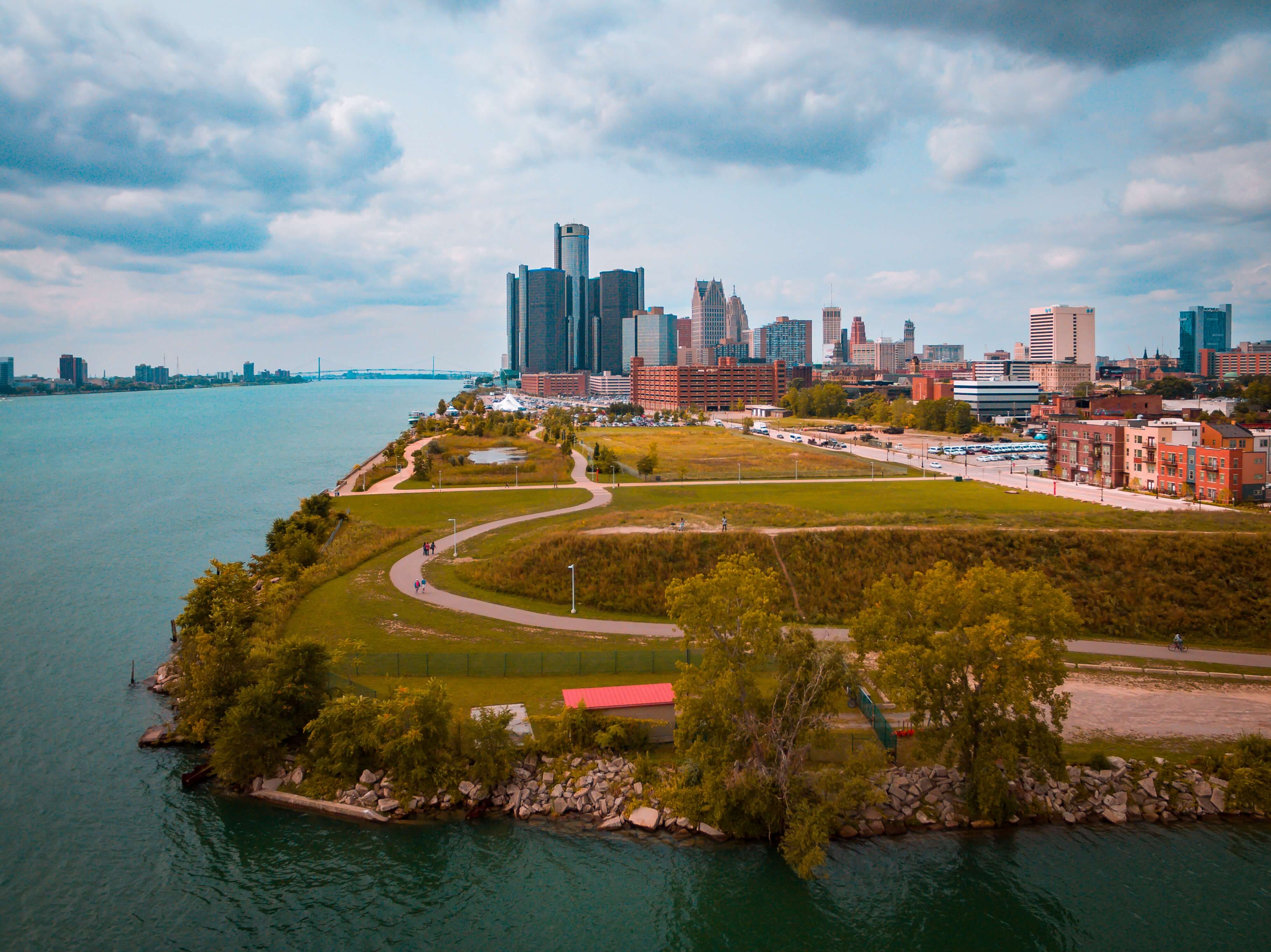 detroit_river_front